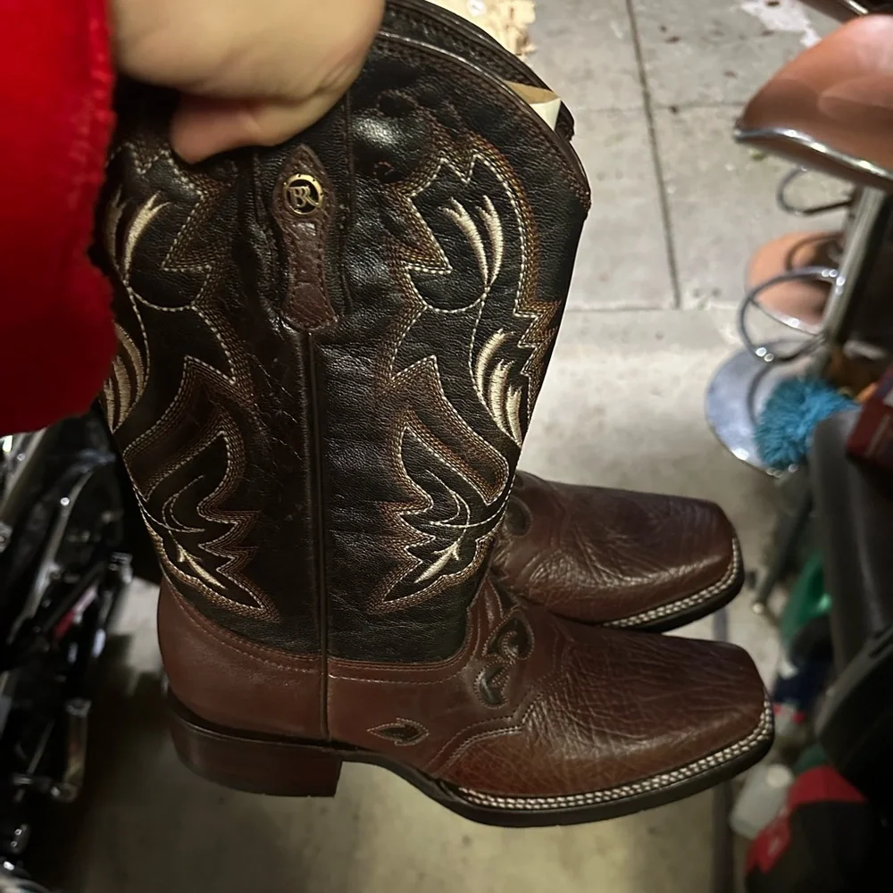 Boots - Picture 2 of 6